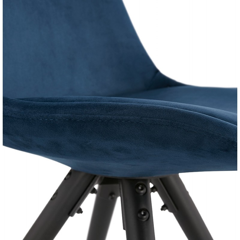 Sedia vintage e industriale in velluto nero piedi in legno ALINA (blu) - image 48212